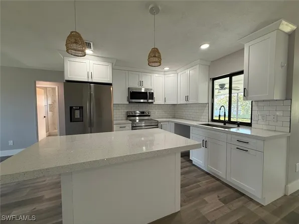 1219 SE 25th Ter, Cape Coral, FL 33904