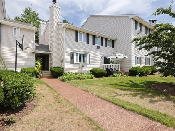 10 Erick Rd APT 4, Mansfield, MA 02048