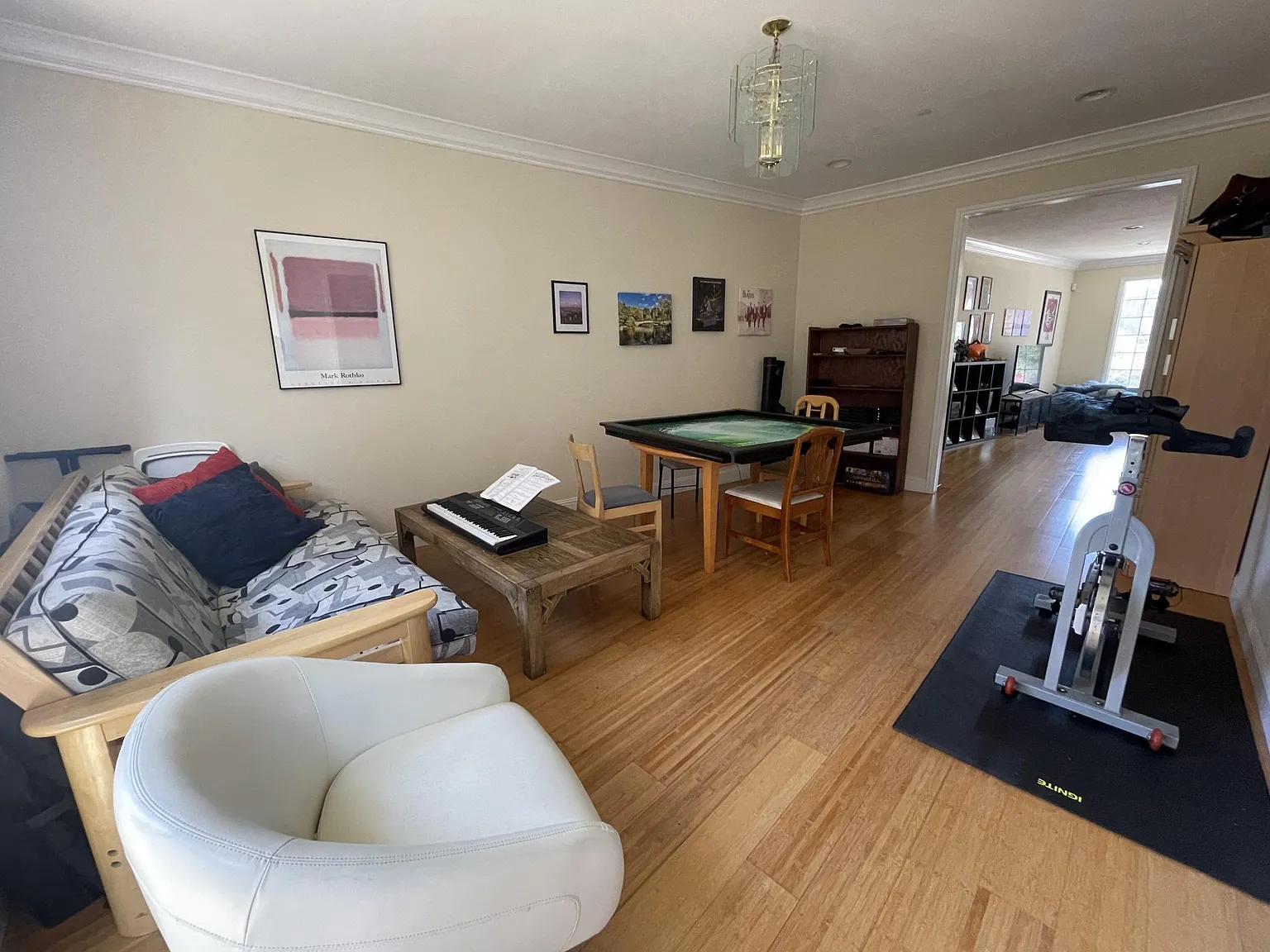 4 bed, 2.5 bath, 2830 sqft, $1,400 — Photo 3