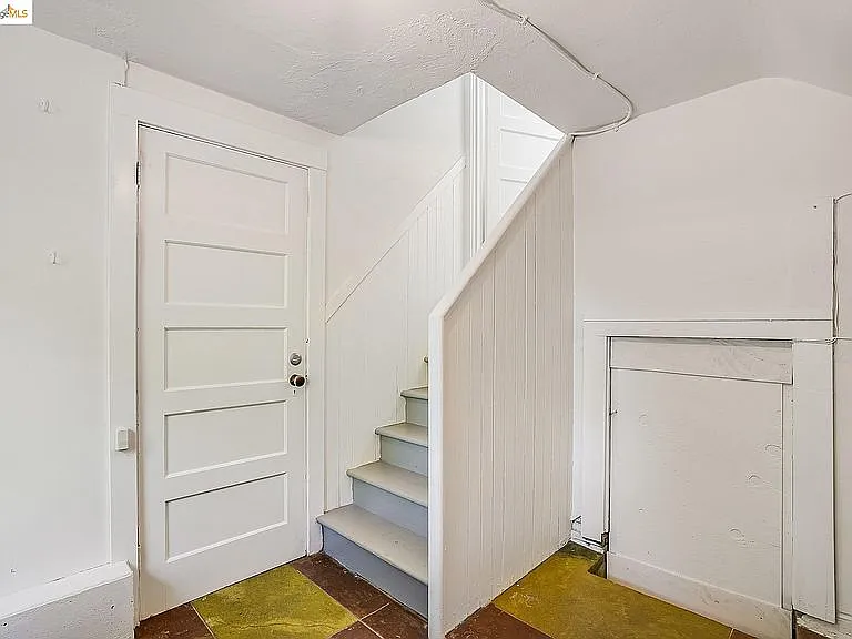 2520 Hearst Ave — Photo 48