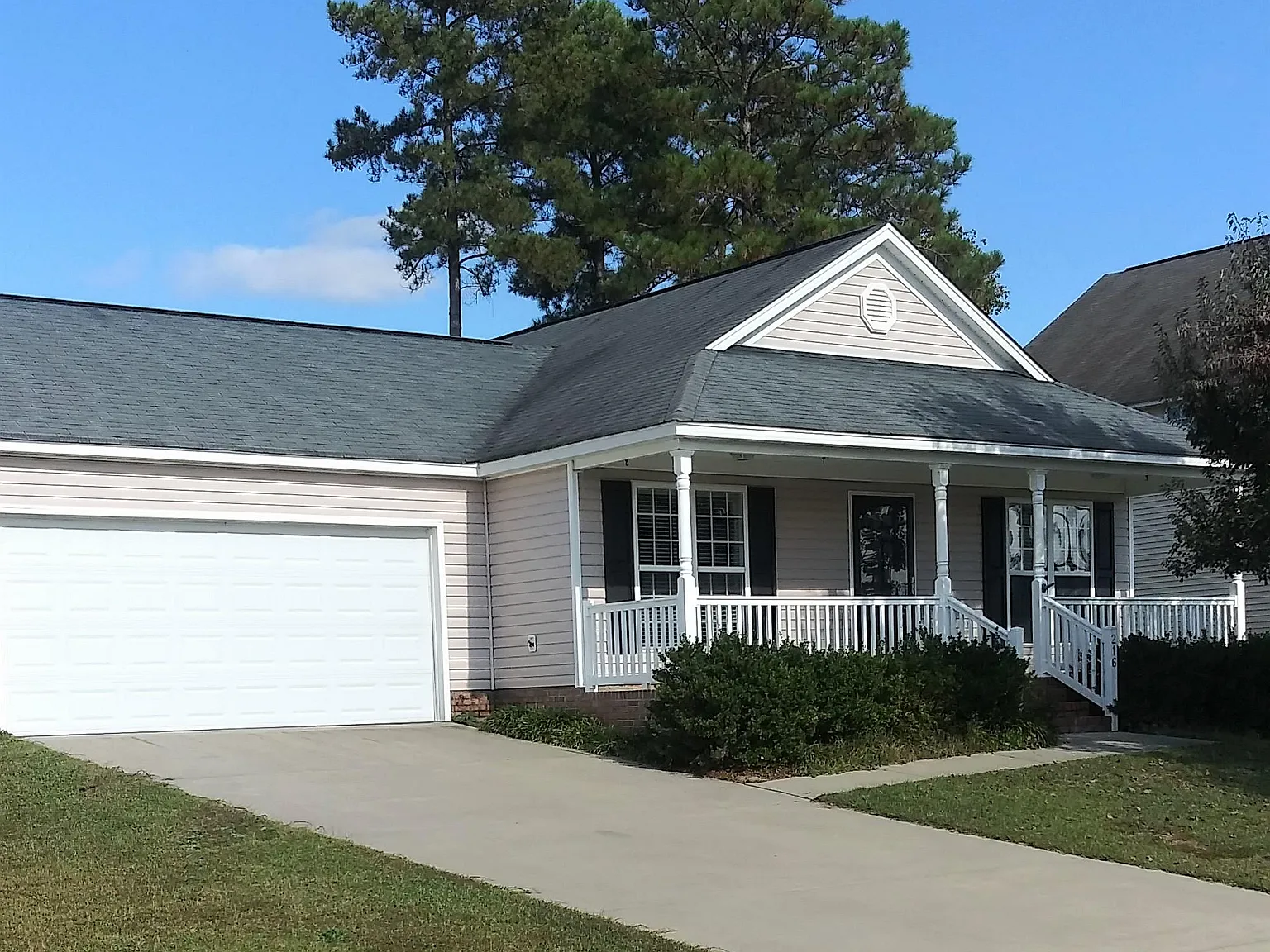 3 bed, 1300 sqft, $1,700 — Photo 2