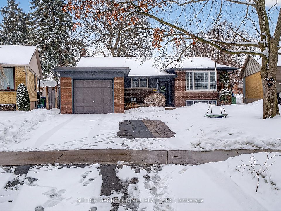 1st image of 16 Brook Tree Cres