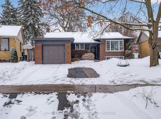 16 Brook Tree Cres, Toronto, ON M9P 1L1