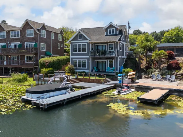 3820 NE West Devils Lake Rd, Lincoln City, OR 97367