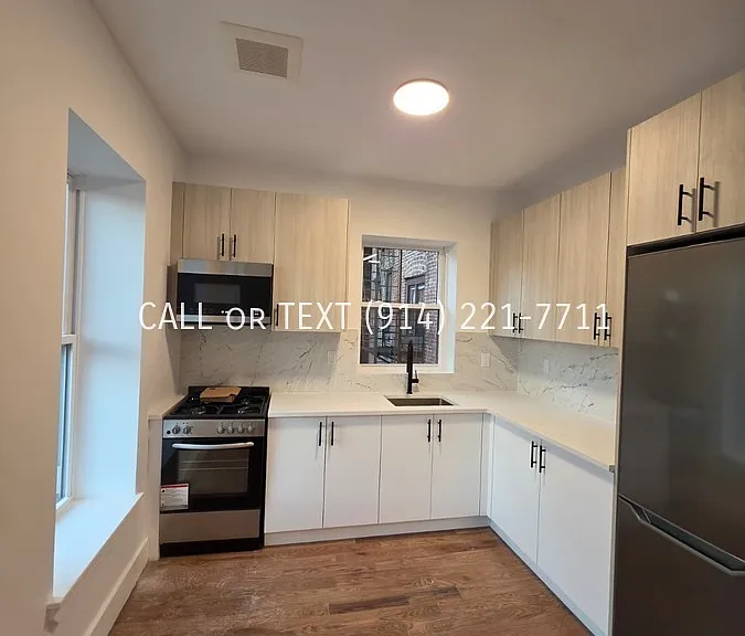 286 Hawthorne Ave — Photo 1