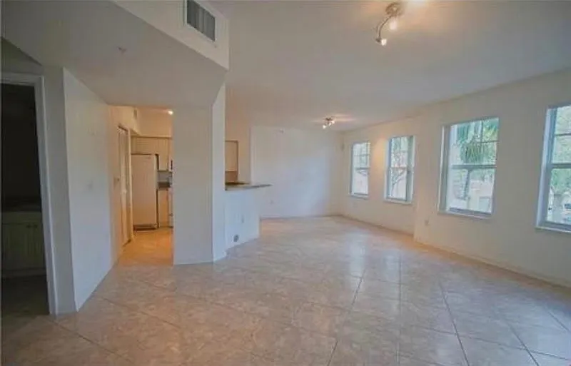 2 bed, 2.5 bath, 1268 sqft, $2,500 — Photo 4