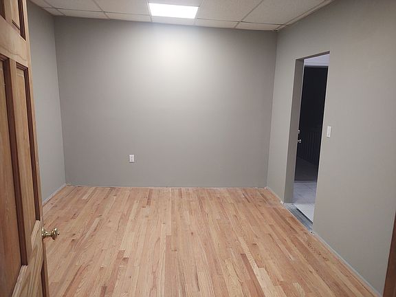 Hardwood floors!!