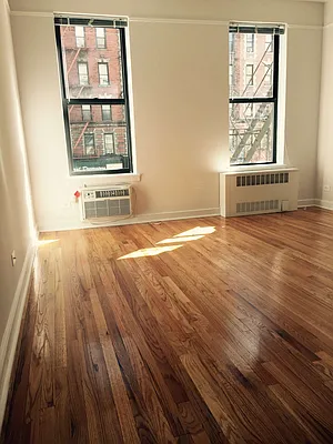 Rented by Metropolis Real Estate of Manhattan | media 22