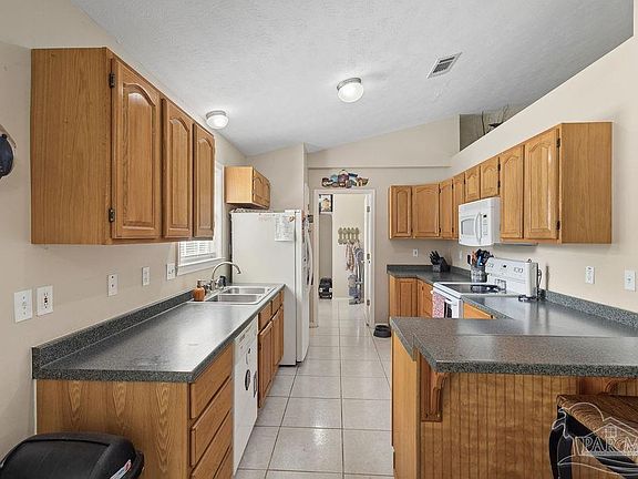 4th image of 8502 Sweetwater Ln