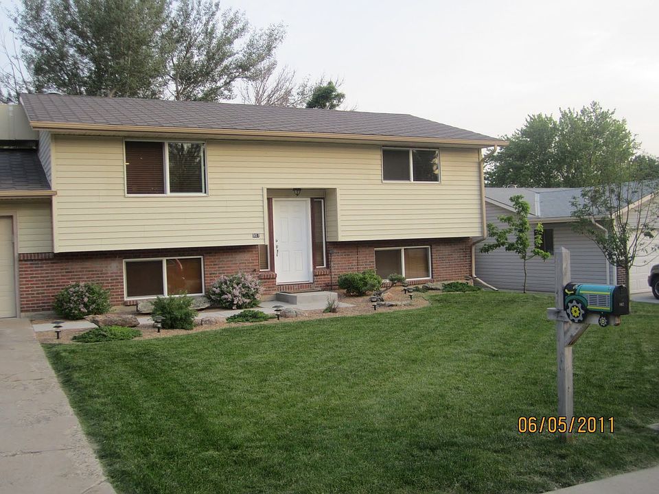 Front of 907 E 5th Ave