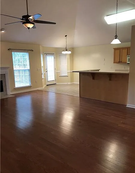15 Ledgestone Ln — Photo 3