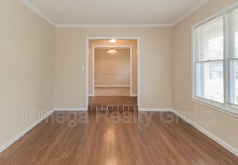 2061 Green Acres Dr — Photo 10
