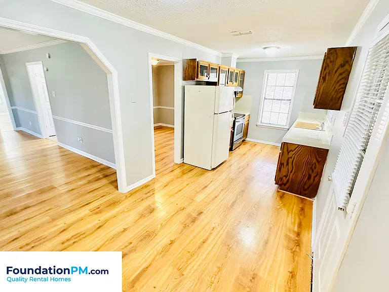 5682 Richburg Ave — Photo 3