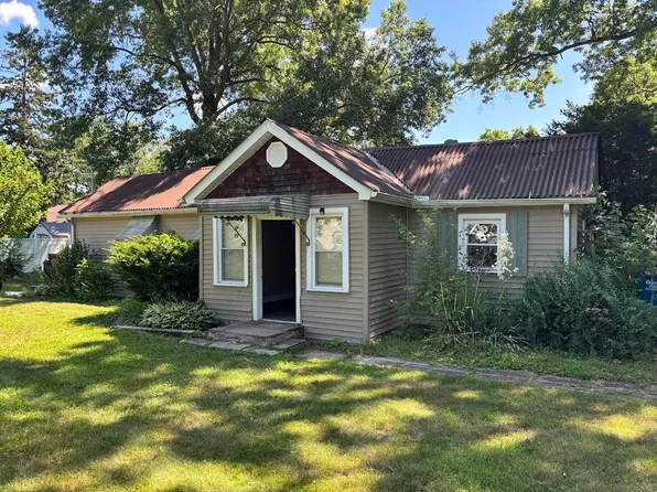 119 Cherry Dr, Walkerton, IN 46574