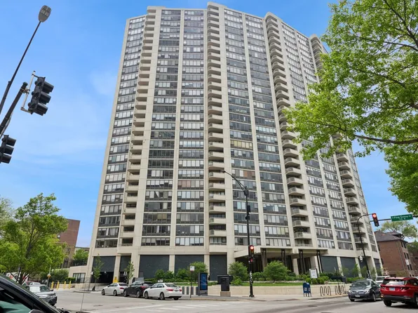 3930 N Pine Grove Ave APT 2616, Chicago, IL 60613