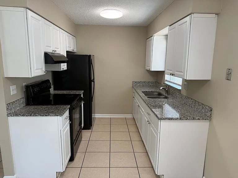 824 S Lone Oak Dr — Photo 6
