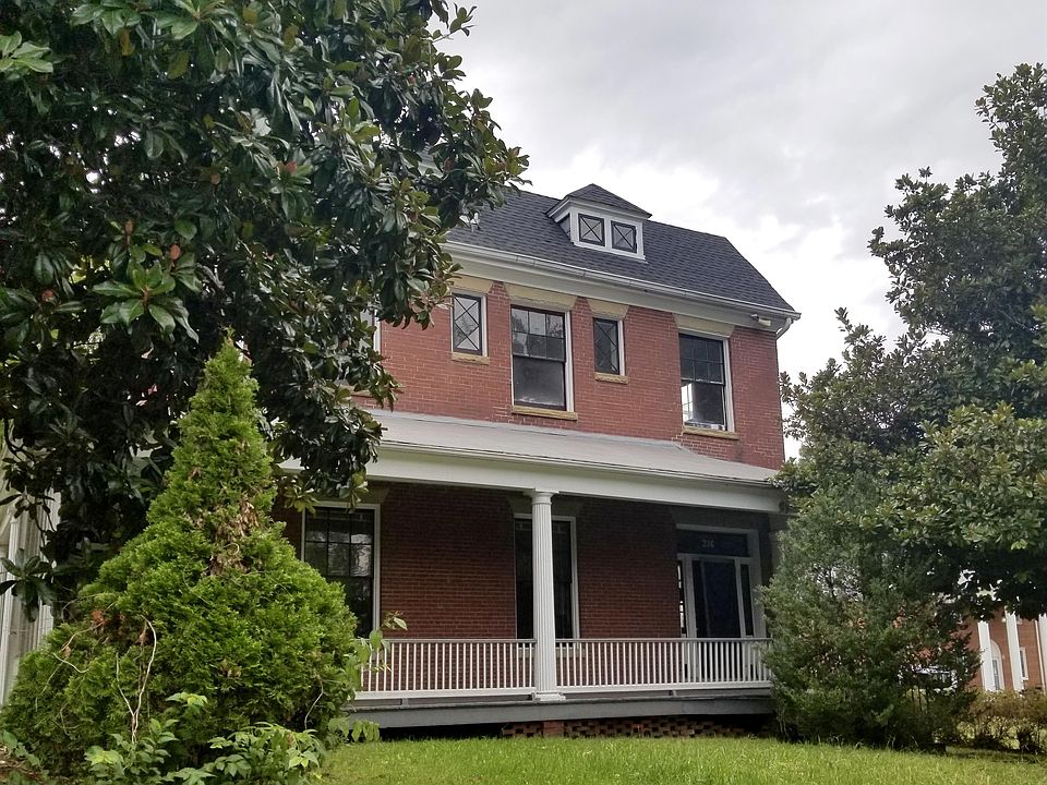 1st image of 216 W Roanoke St