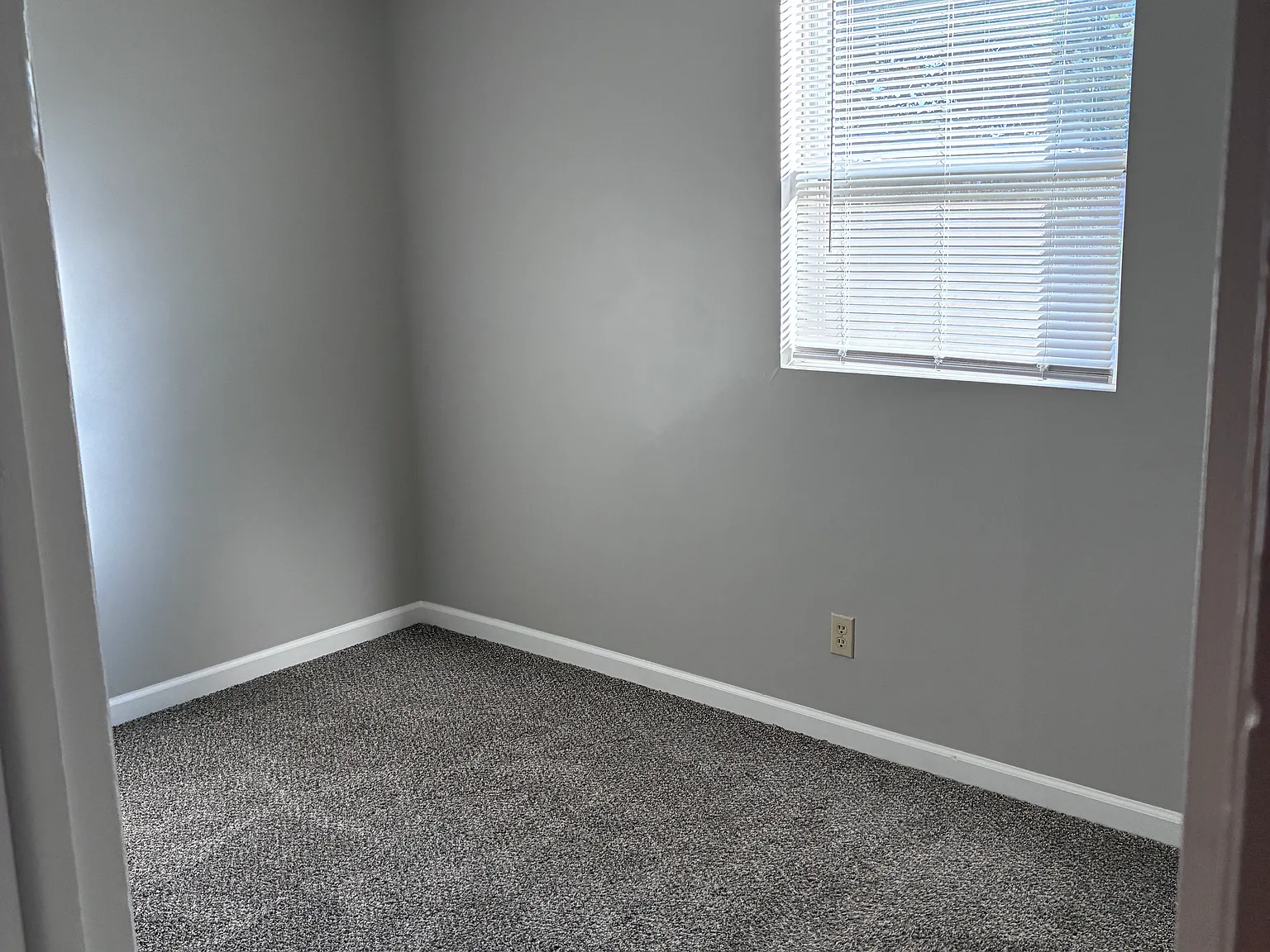 3 bed, 960 sqft, $1,250 — Photo 4
