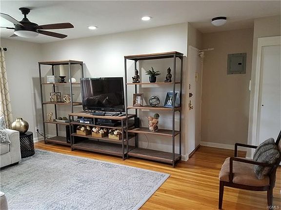 3rd image of 854 Palisade Ave APT 2E