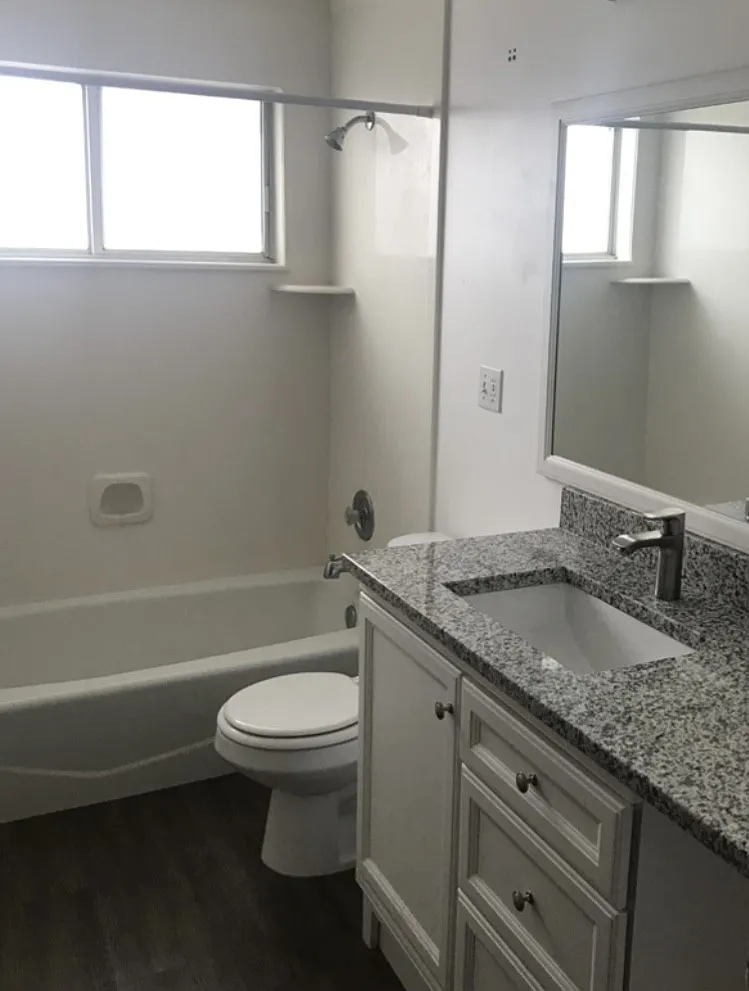 2 bed, 900 sqft, $1,200 — Photo 2