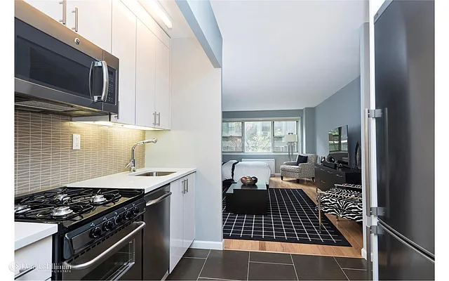 Rented by Douglas Elliman | media 8