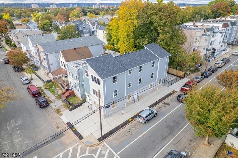 1st image of 543 13Th Ave