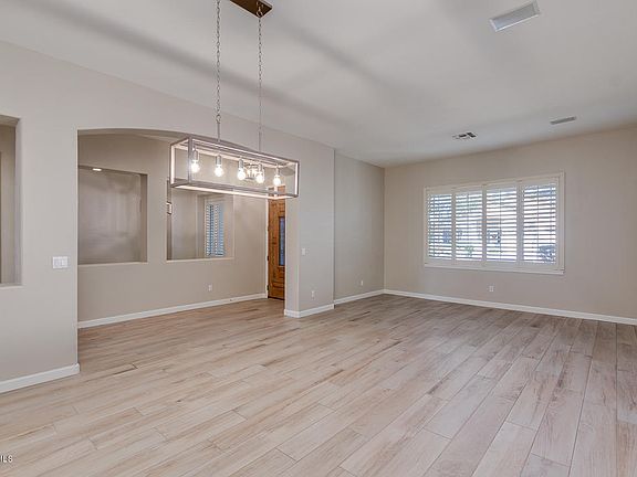 4th image of 1077 E Tonto Dr