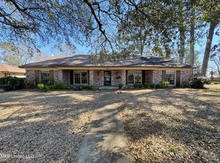 980 Royal Oak Dr, Jackson, MS 39209