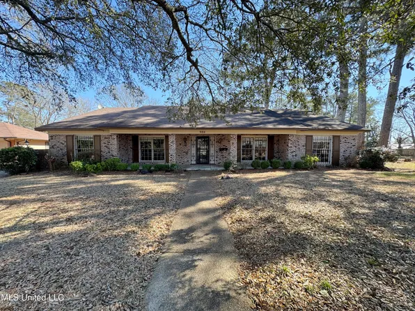 980 Royal Oak Dr, Jackson, MS 39209