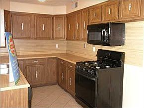 5th image of 333 Gladys Ave
