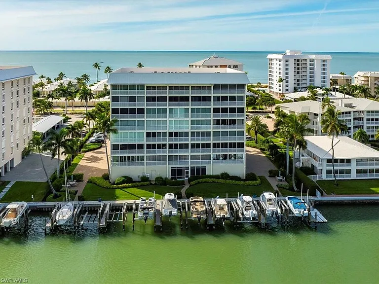2750 Gulf Shore Blvd N #602 — Photo 44