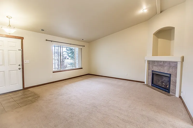 3 bed, 2.0 bath, 1500 sqft, $2,395 — Photo 4