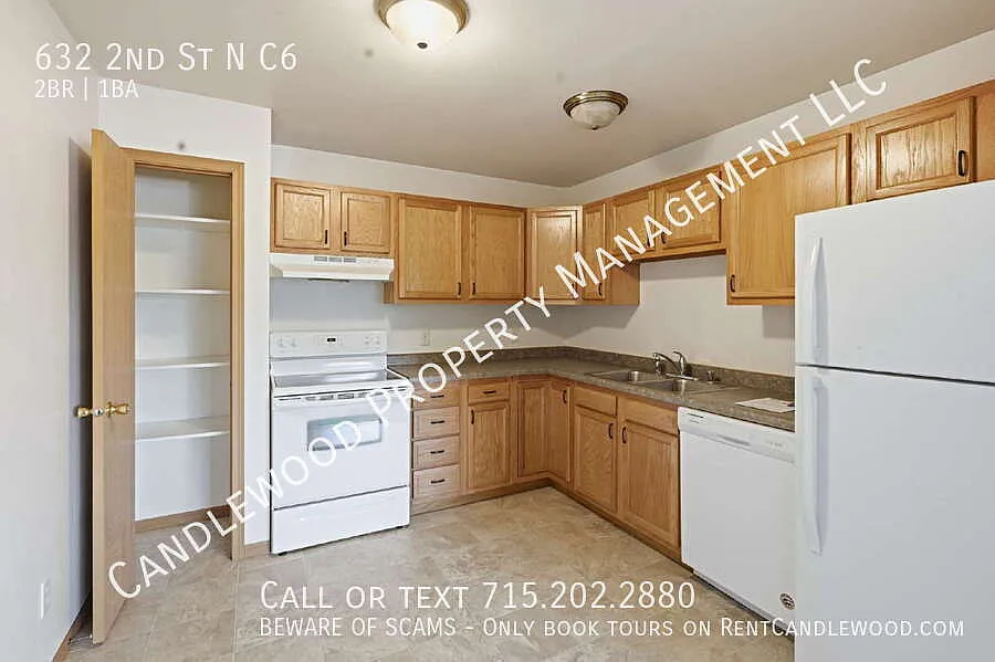 Cat Friendly 2 Bedroom Upper Apartment Available October 1st! — Photo 4