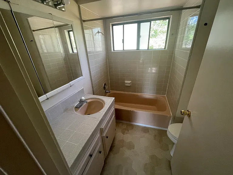 1044 Berrum Ln — Photo 4