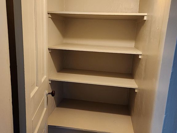 Walk in Pantry