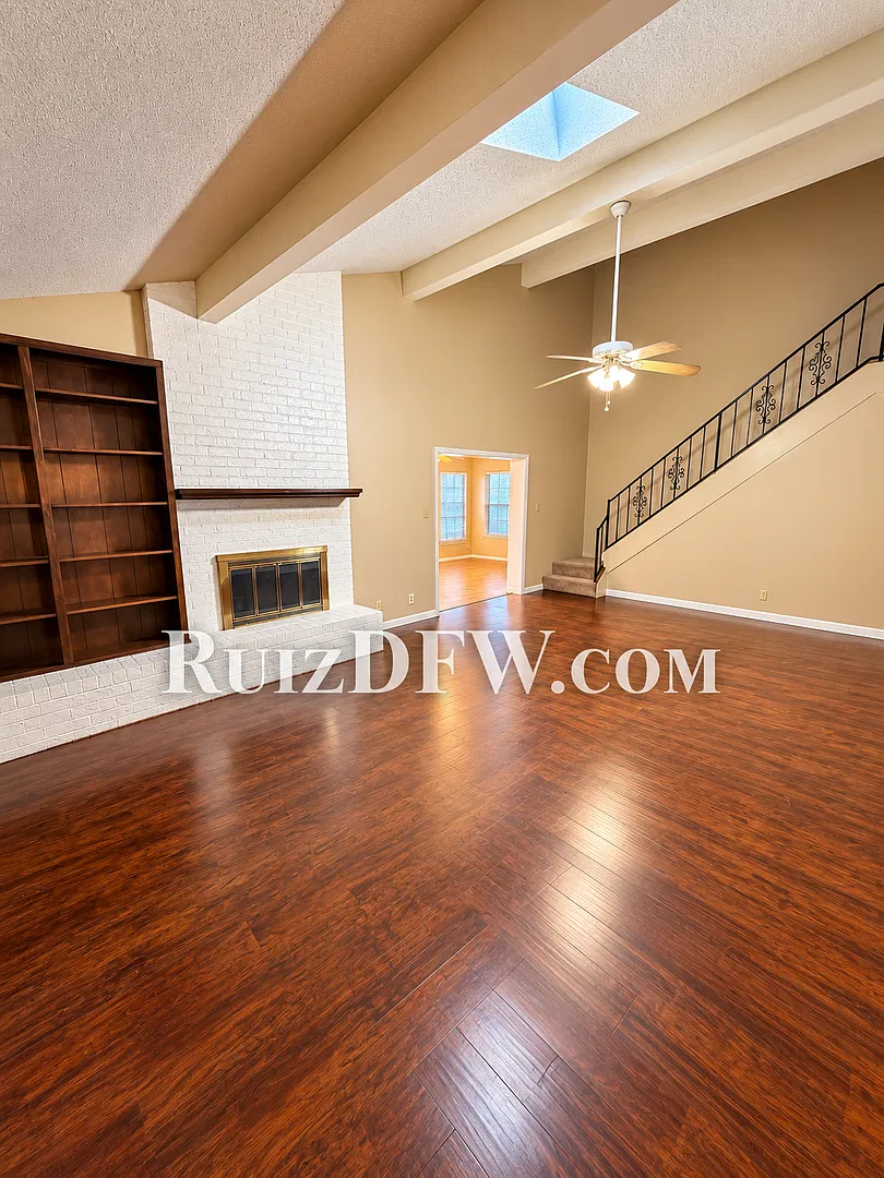 Single-Family Home Located in Bedbrook 76126 — Photo 2