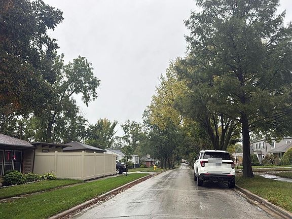 4th image of 843 Latimer Ln