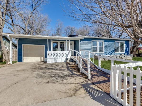 6681 Jannie St, North Richland Hills, TX 76180