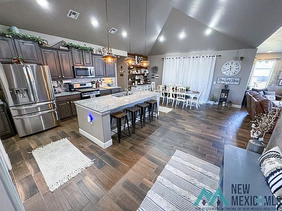 4th image of 2823 N Wedgewood Dr