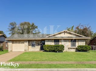 3527 Pebbleshores Dr, Dallas, TX 75241