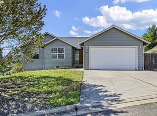 223 Armande Loop, Roseburg, OR 97471