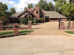 1401 Spring Creek Dr, Yukon, OK 73099