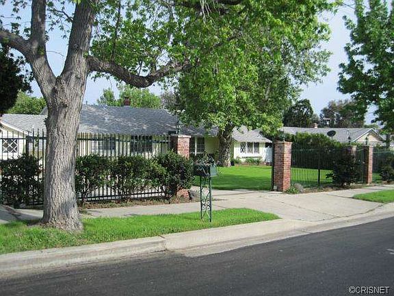 3rd image of 11126 White Oak Ave