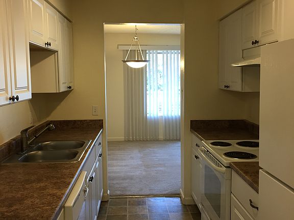 5th image of 4004 W Lake Sammamish Pkwy NE APT B7
