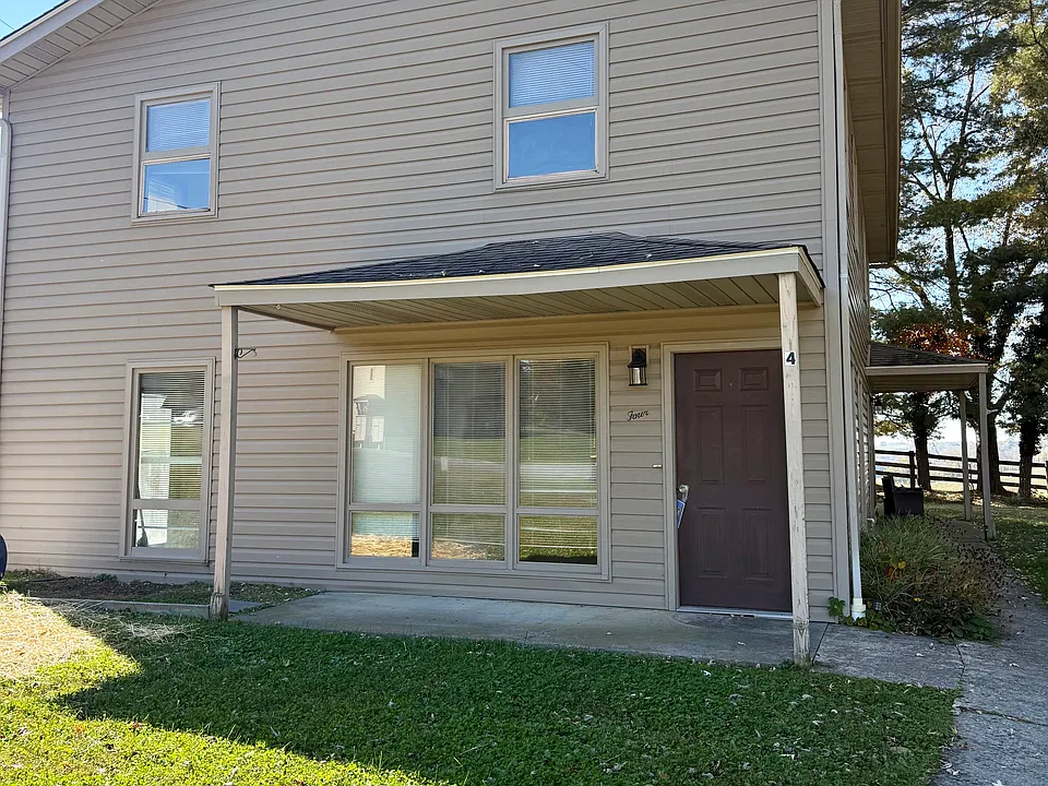 138 Valley View Dr #4