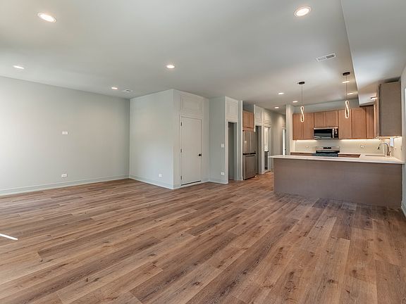 5th image of 4716 N Winthrop Ave #2
