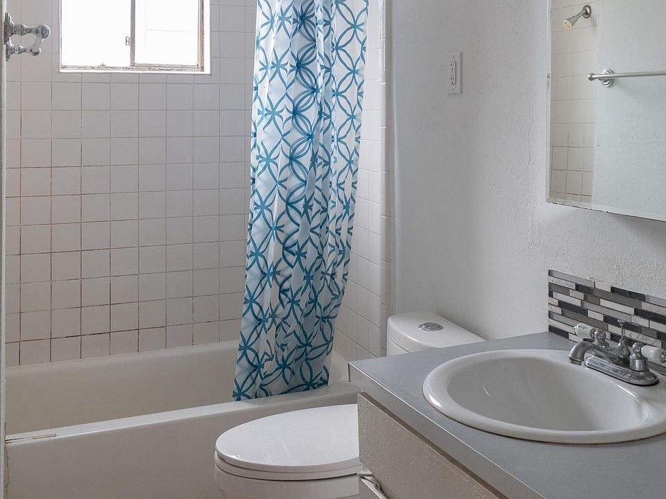 1st image of 714 Woodrow St APT 27