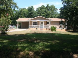 402 Castle Ave, Winder, GA 30680