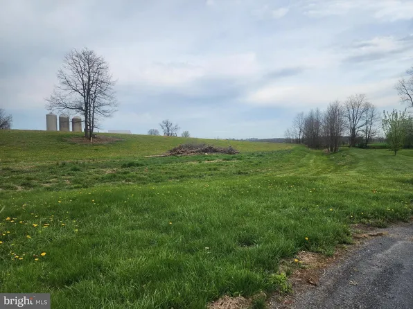 10 Beverly Ct, Carlisle, PA 17015