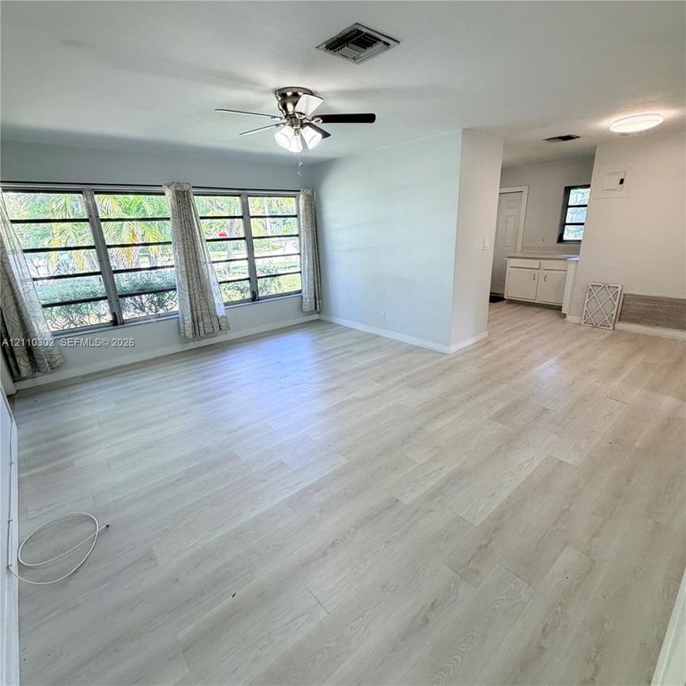 2416 SE 2nd St #1, photo 7
